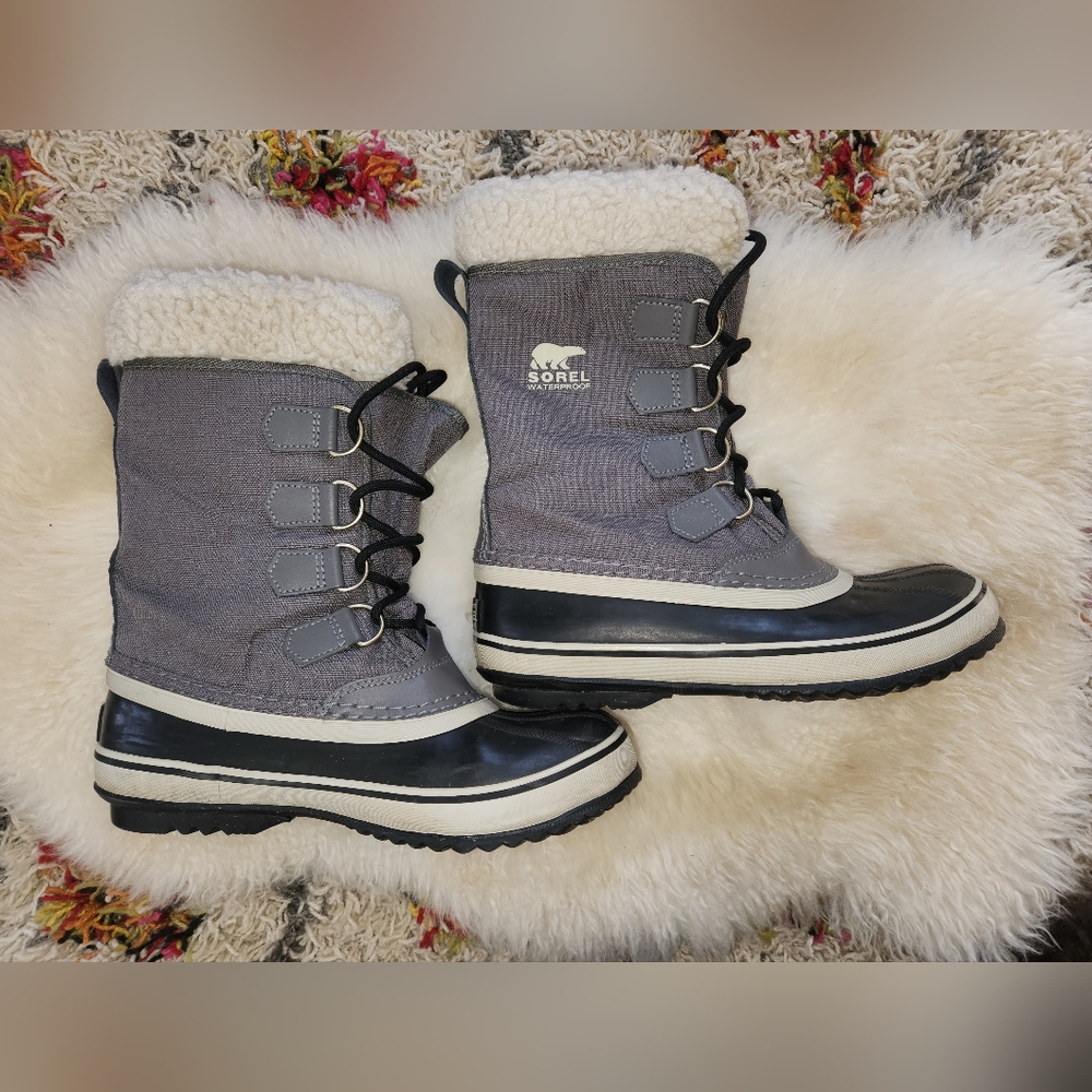 Sorel Women's Caribou Winter Boot 7.5